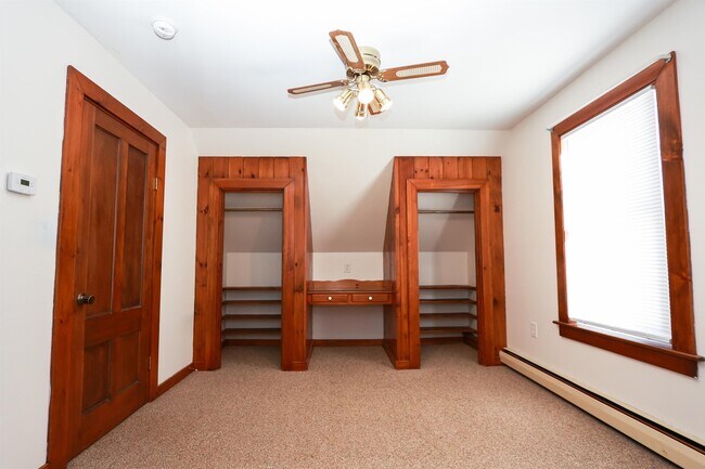 Building Photo - 25 Blucher St