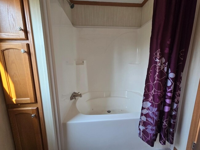 Building Photo - 620 Sinclair Ln