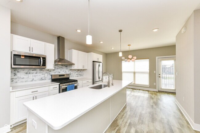 Building Photo - 2579 Filson St