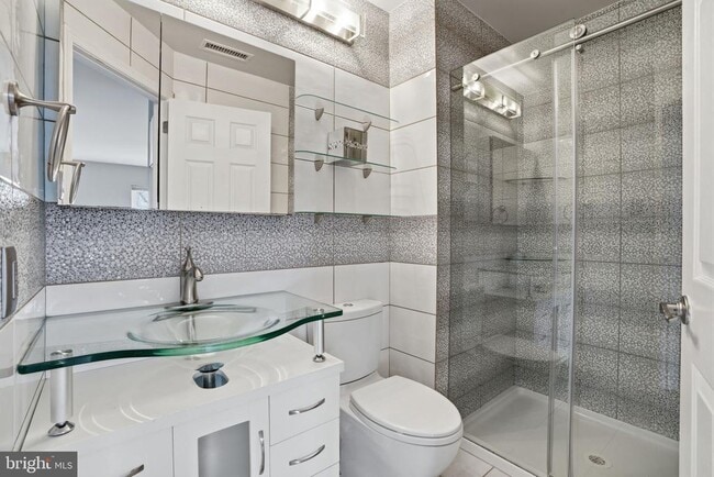 Building Photo - 496 Revere Dr