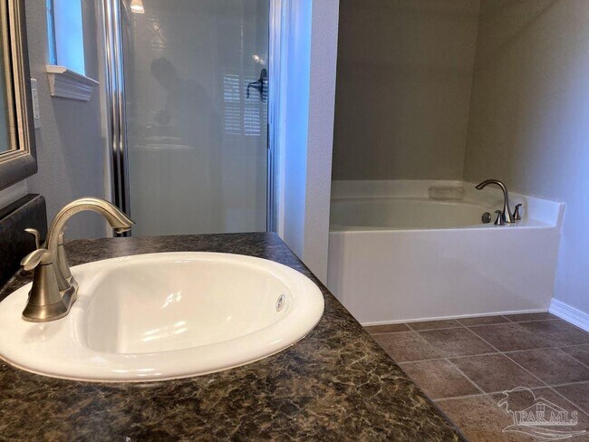 Building Photo - 8770 Kennedy Dr