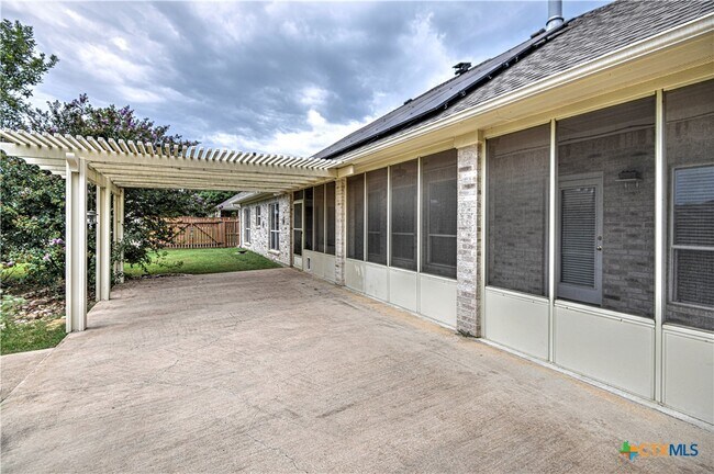 Building Photo - 4725 Stone Oak Dr