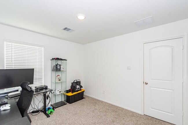 Building Photo - 5419 Wyndham Rdg Ln