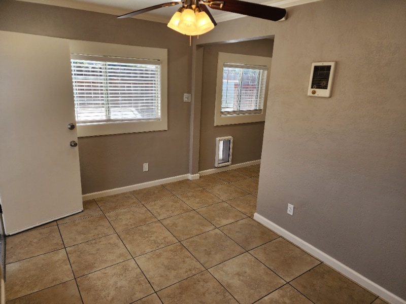 Building Photo - 721 S Pine St