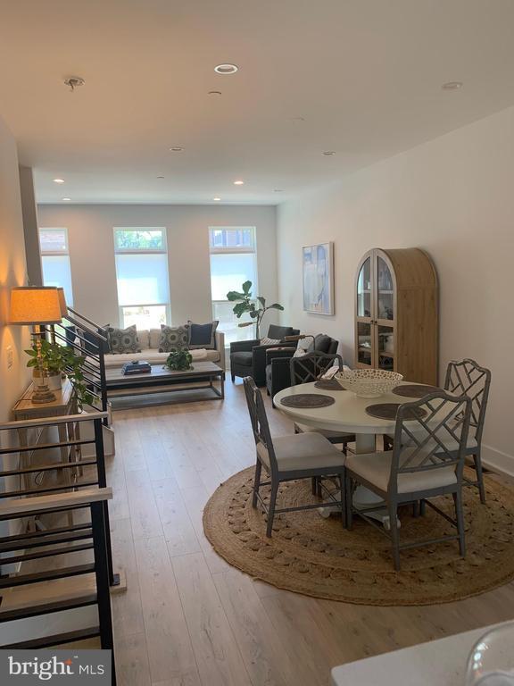 Building Photo - 5337 ZENITH OVERLOOK Dr