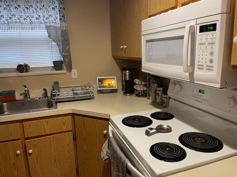 Building Photo - 1417 Quinnipiac Ave