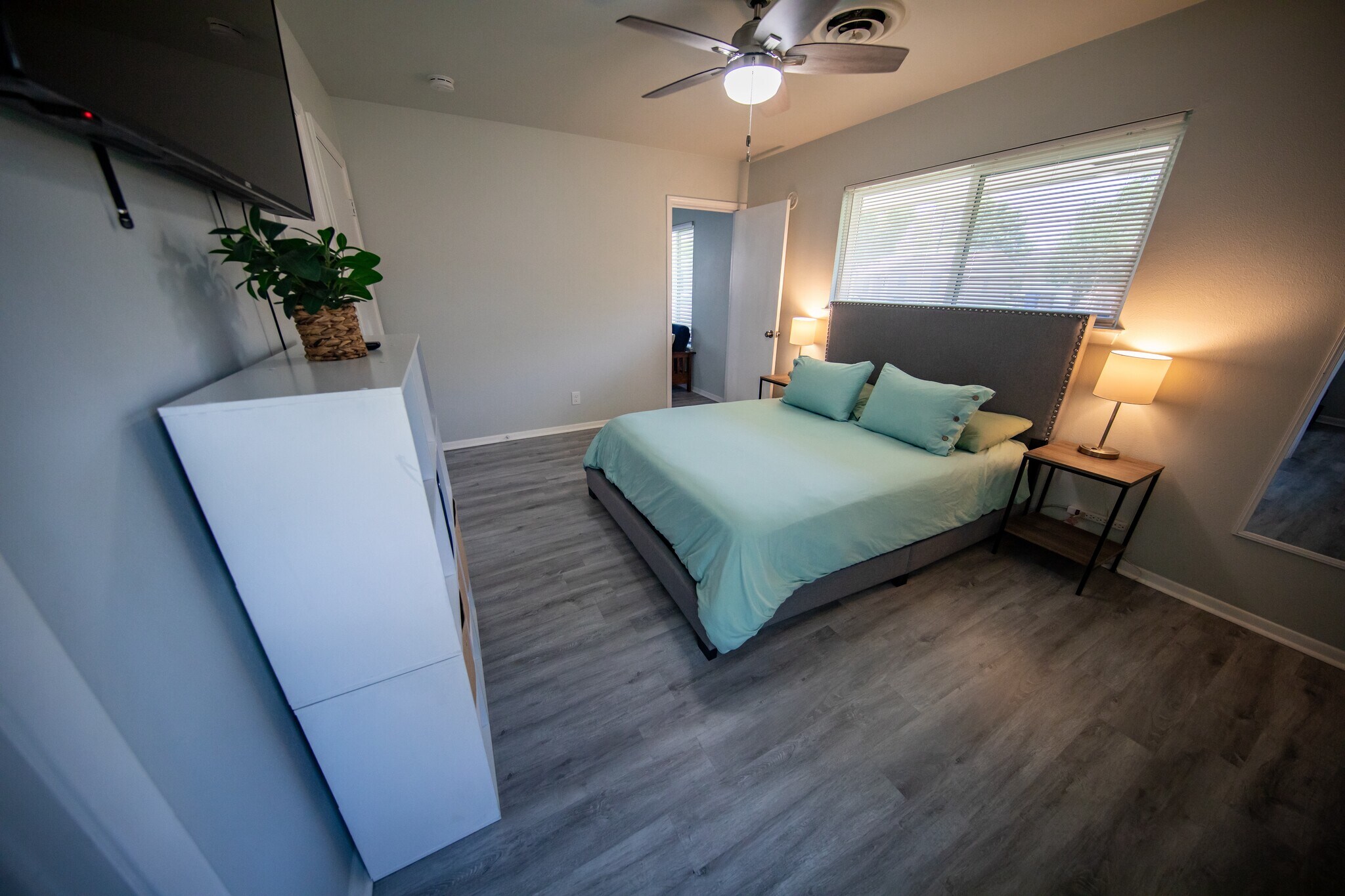 Building Photo - 4918 Seabreeze Dr