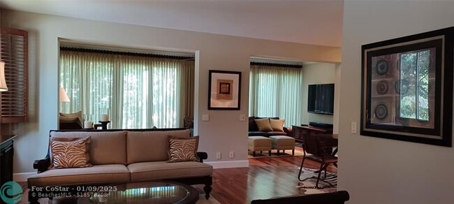 Building Photo - 6688 Via Regina