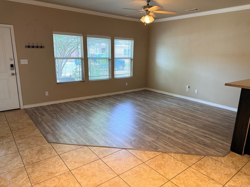 Building Photo - 7230 Barksdale Ln