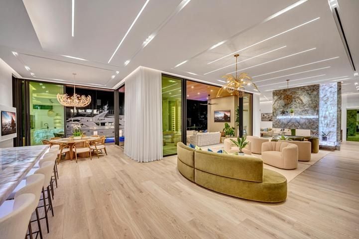 Building Photo - 408 Coral Way