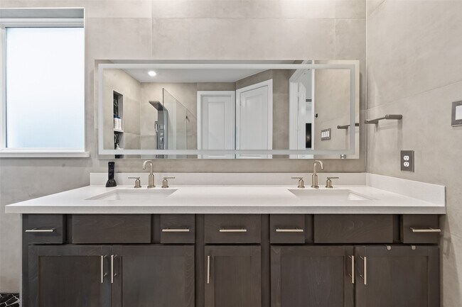 Building Photo - 21642 Laggan Clf Ln