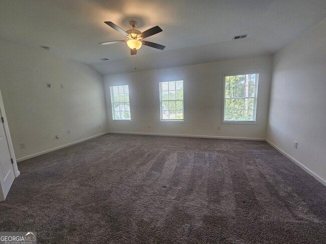 Building Photo - 16 Saint Georges Pl