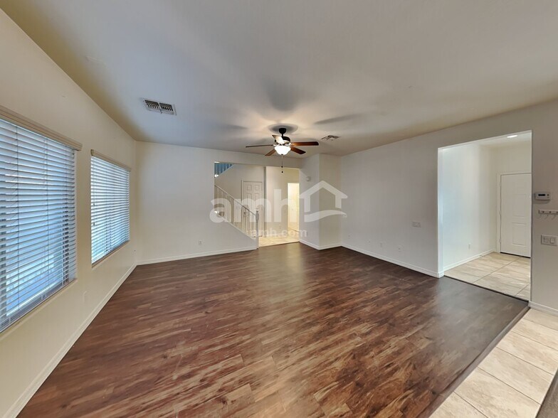 Building Photo - 11054 E Stearn Ave