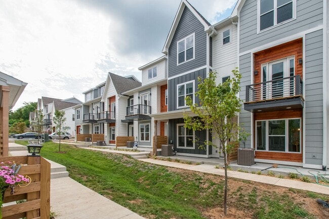 Primary Photo - 700 James Ave