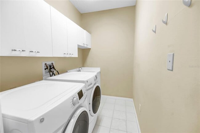 Building Photo - 4148 Hearthstone Dr
