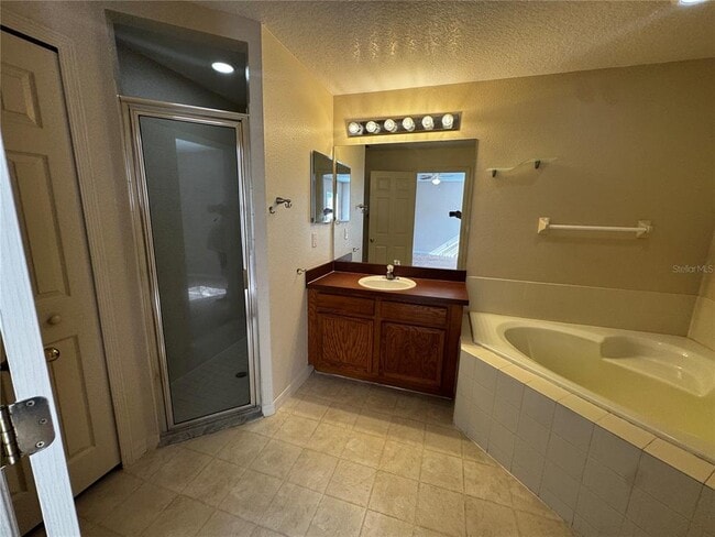 Building Photo - 1223 Cheshire St