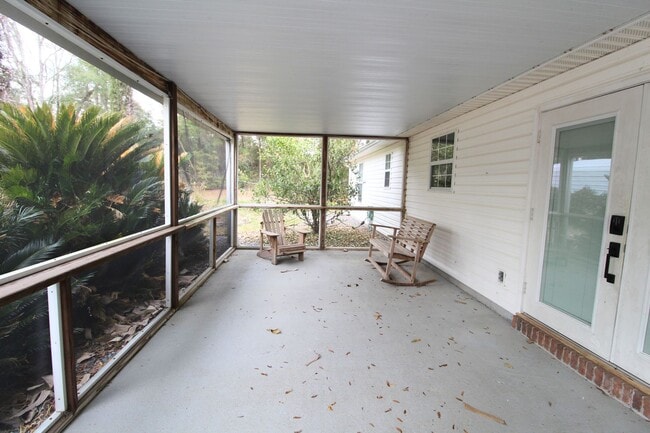 Building Photo - Spacious 3BR/2BA on 1 Acre – Fully Fenced