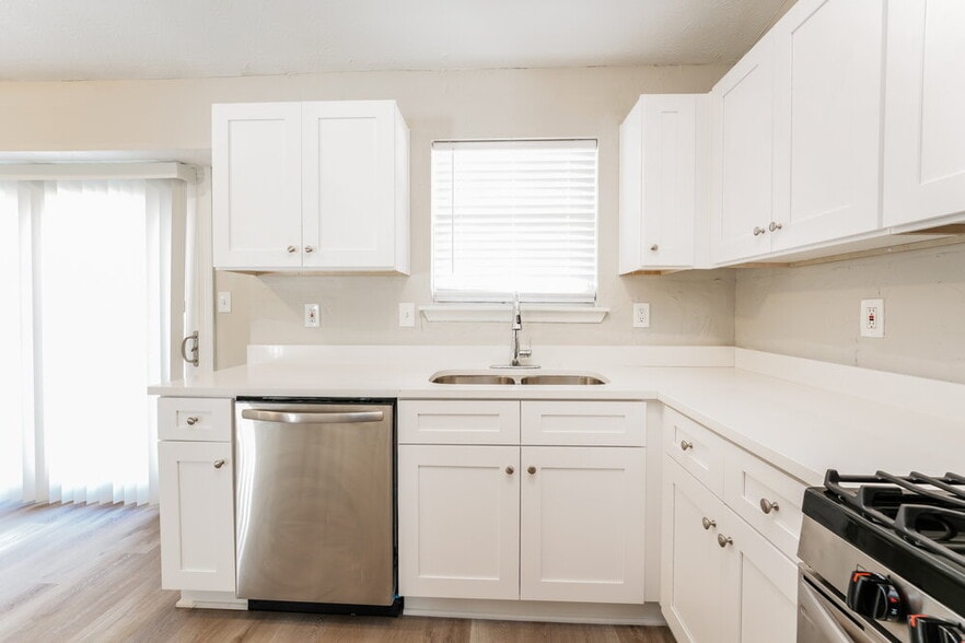 Building Photo - 6155 Marbut Farms Chase