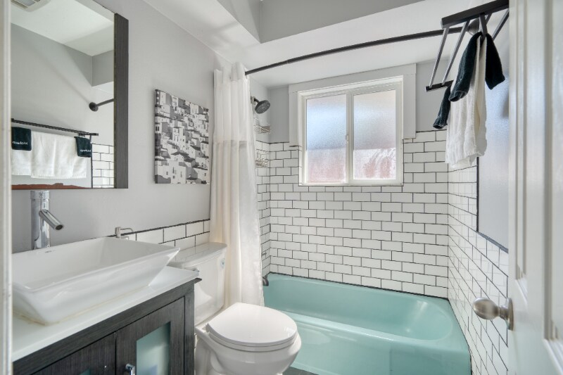 Building Photo - 4122-4128-4128 SE 65th Ave