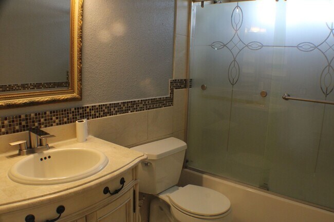 Building Photo - 6244 Kings Bridge Dr