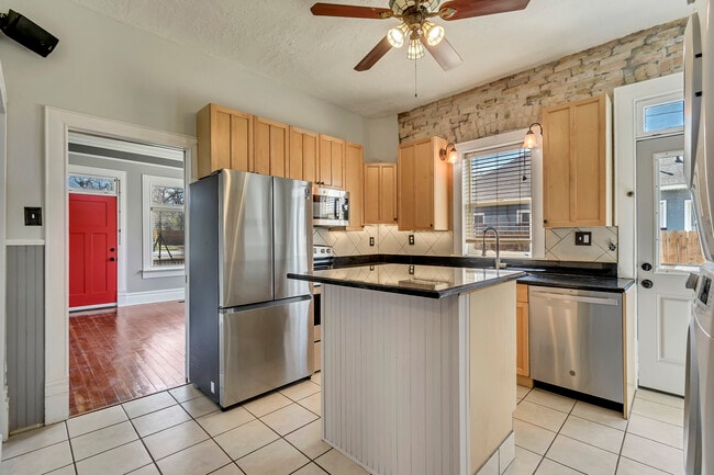 Building Photo - 2268 S 900 E