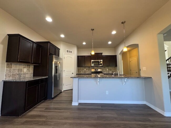 Building Photo - Nearly New 3-Bedroom Home in Beautiful Mon...