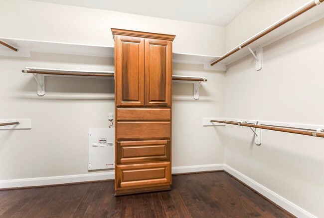 Building Photo - 28514 Hayden Park Dr