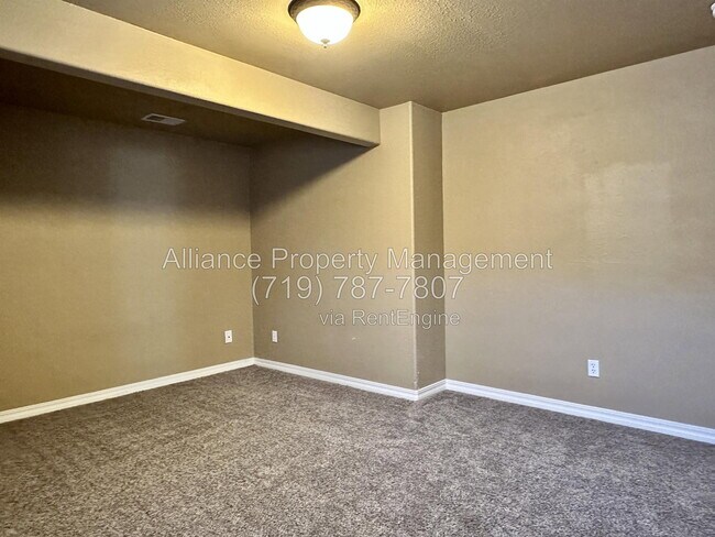 Building Photo - 2075 Bobcat Valley Ct