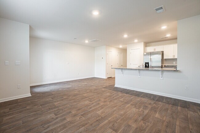 Building Photo - End unit! Available Early June!