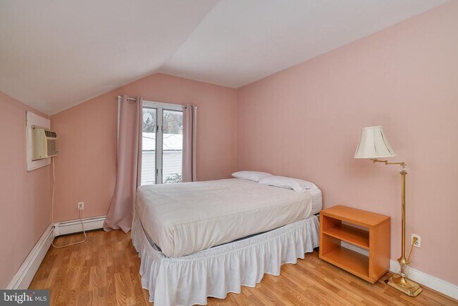 Building Photo - 5496 York Rd.