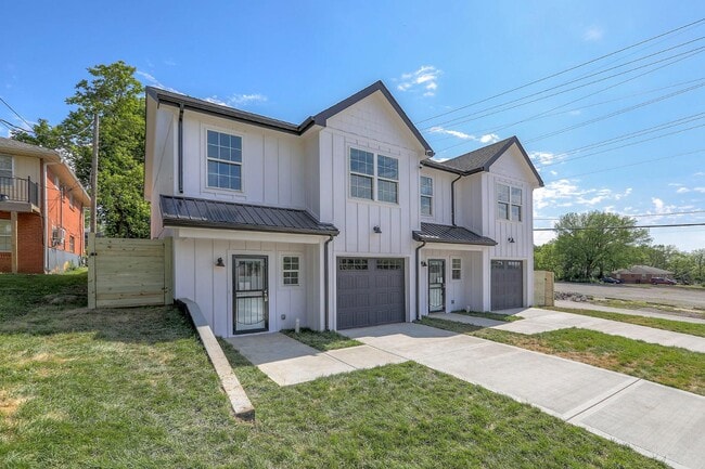Building Photo - 427 W Linden Ave