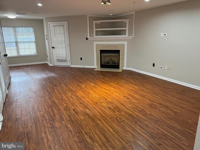 Building Photo - 6132 White Marble Ct