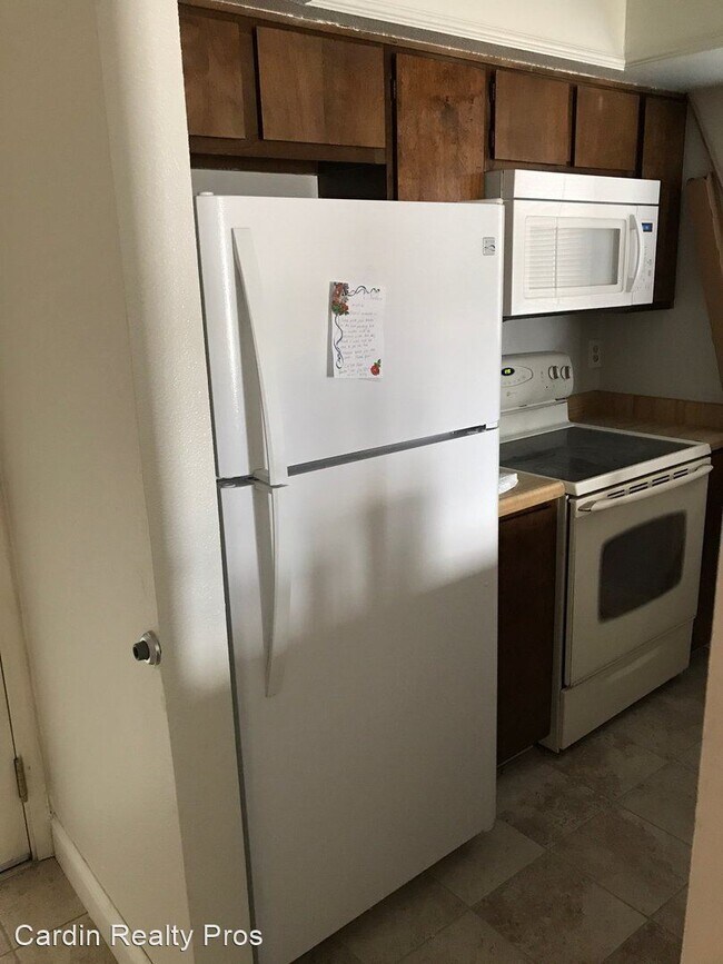 Building Photo - 1 br, 1 bath House - 2366 Roundhouse Rd