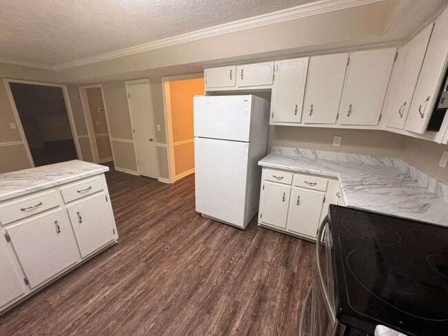Building Photo - 348 Freshman Dr