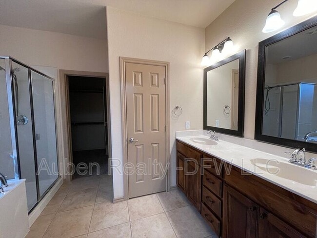 Building Photo - 532 Baverton Ln