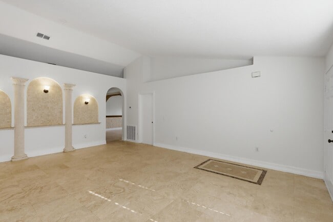 Building Photo - 3124 SW Armucher St