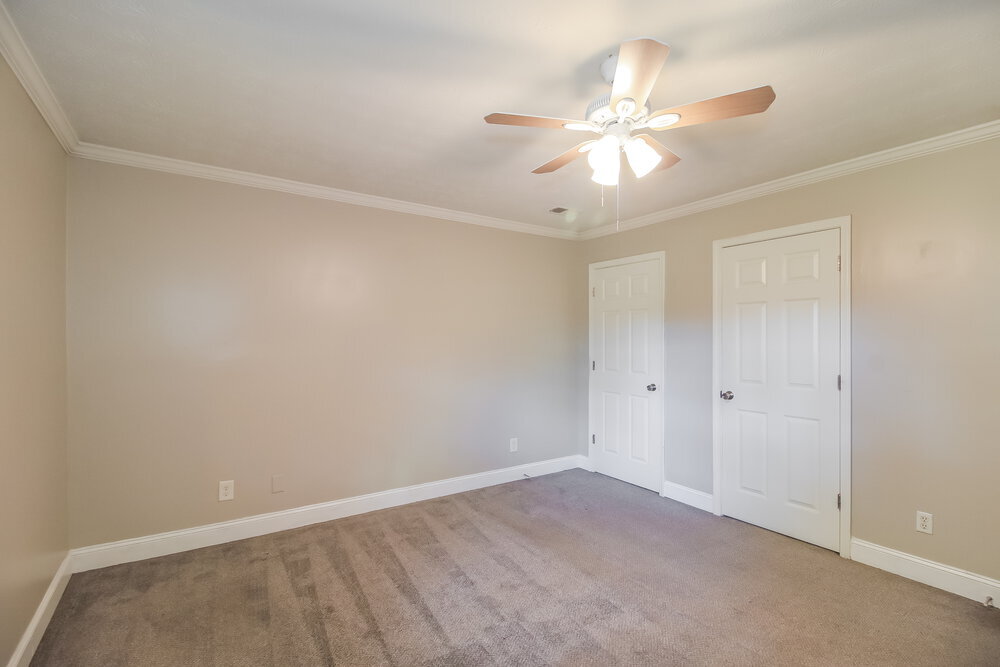 Building Photo - 9346 Woodknoll Way
