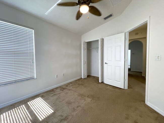 Building Photo - 3/2.5 Townhome in Pinellas Park Available Immediately