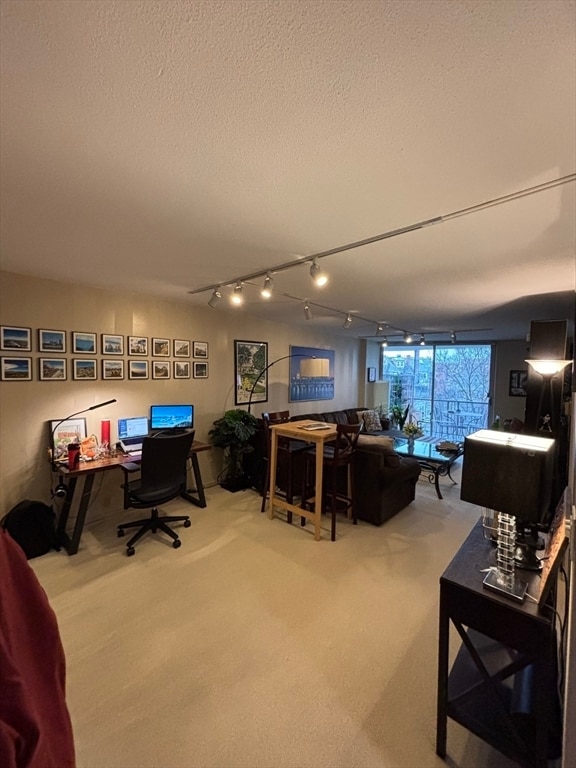 Building Photo - 19 Winchester St