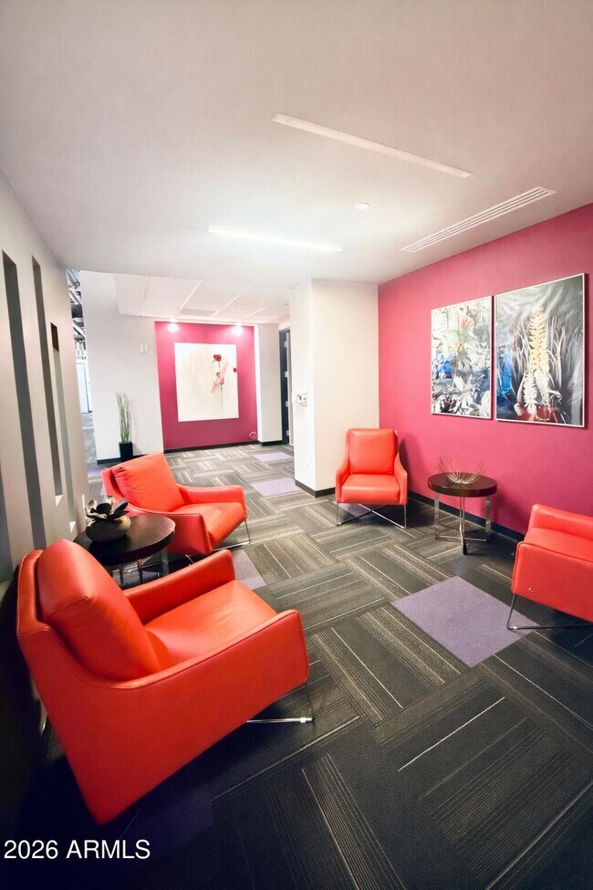 Building Photo - 535 W Thomas Rd