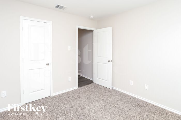 Building Photo - 800 Saddle Horn Way