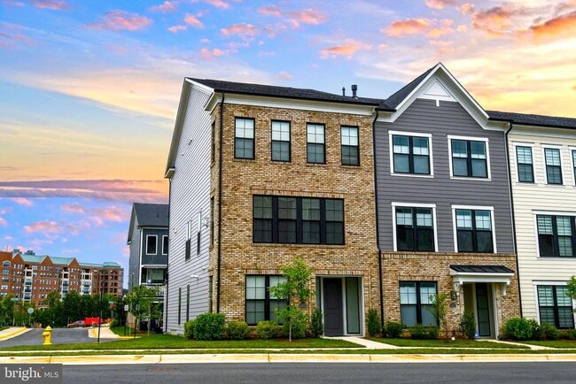 Building Photo - 13825 Estuary Pl