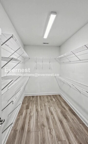 Building Photo - 3582 Red Barn Ln