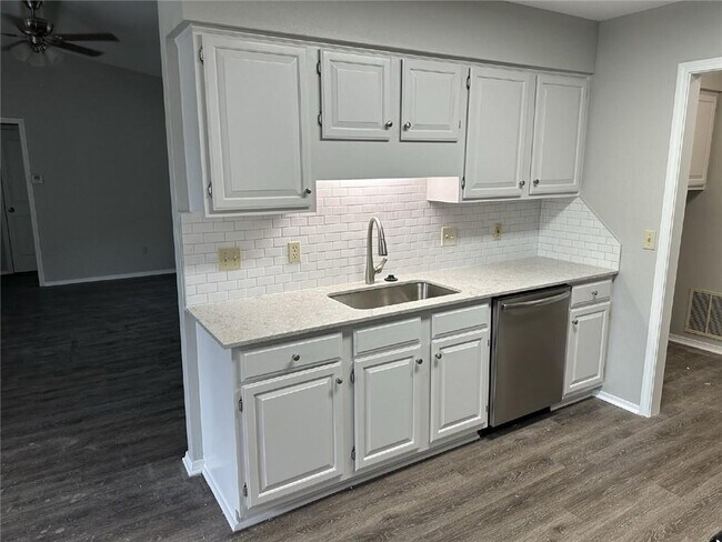 Building Photo - 2485 W Jane Cir Dr