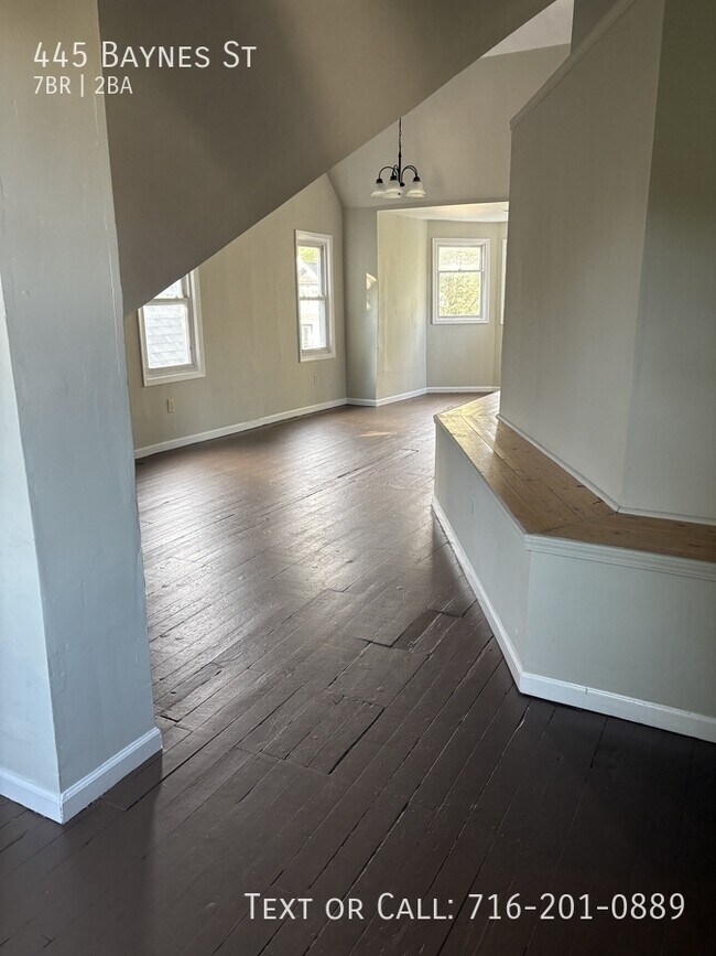 Building Photo - 445 Baynes St