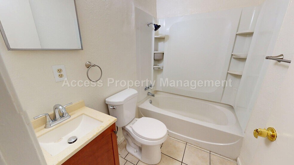 Building Photo - 709 2nd St