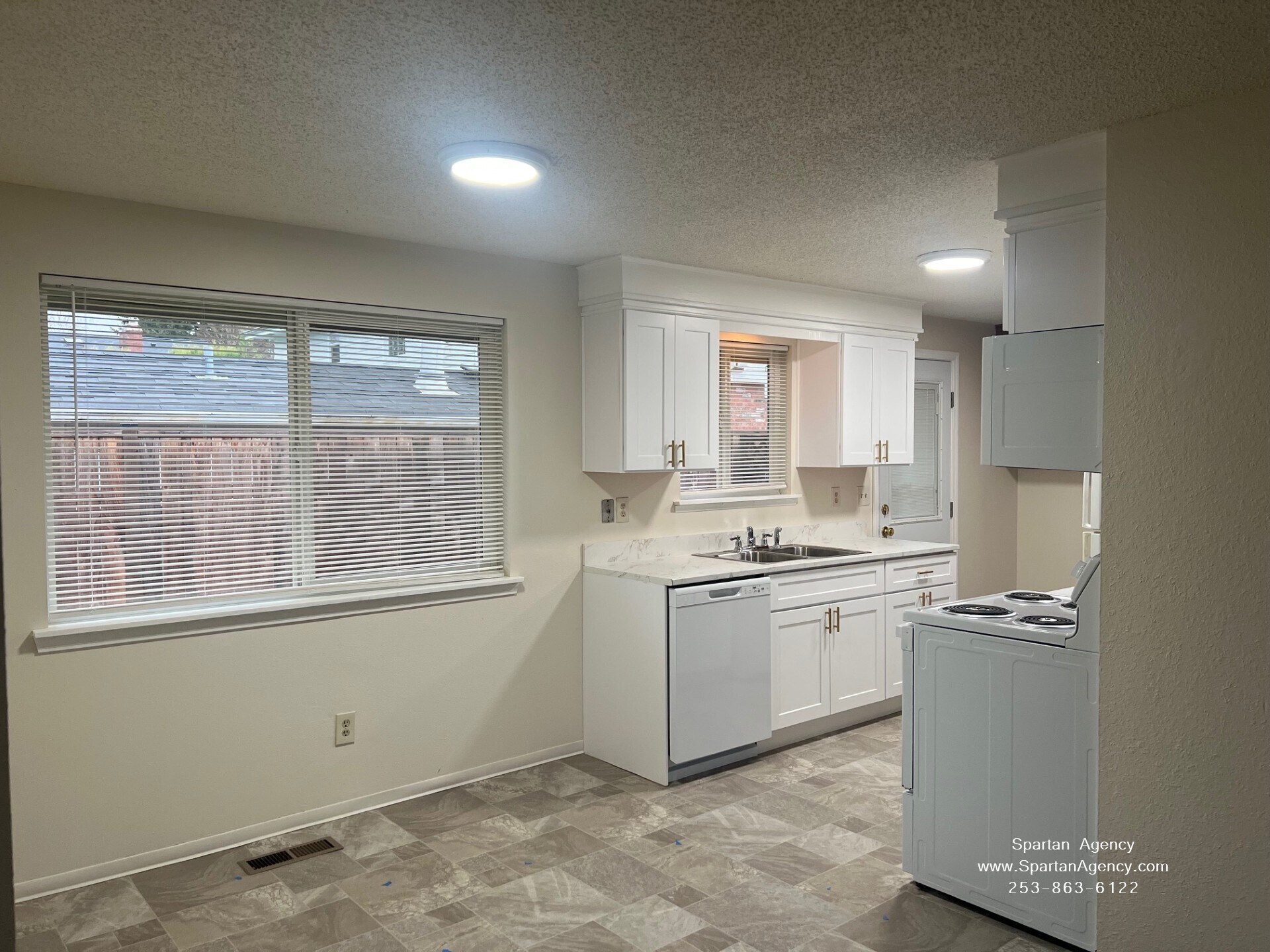 Building Photo - 803 9th St NW