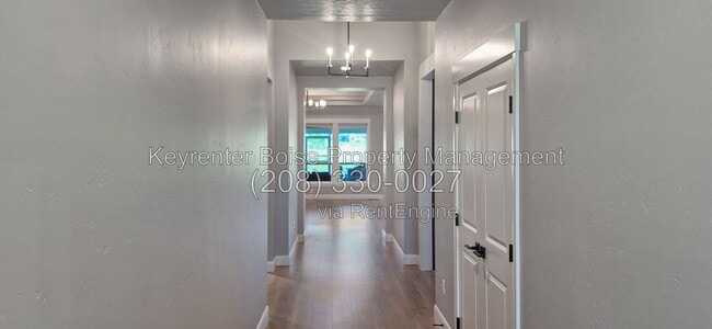 Building Photo - 12127 S Aves Pl