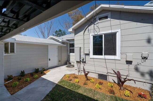 Building Photo - Updated St. Pete Home with Private Yard, Hot Tub & More!