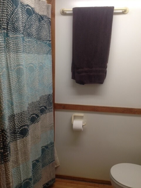 bathroom in back bedroom - 213 E Vermilya Ave